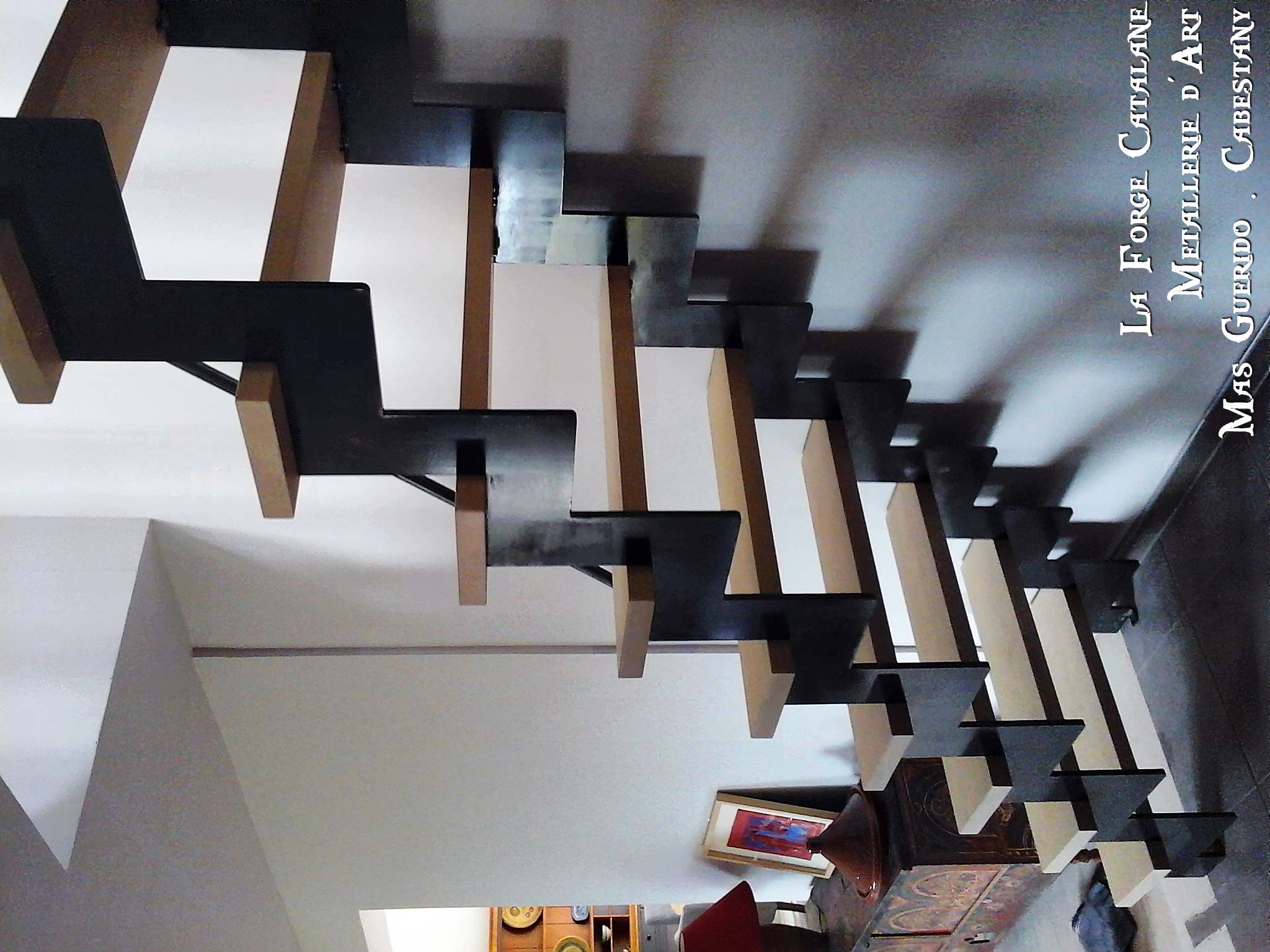 escalier double limon cremaillere marches frene blanc forge catalane.jpg